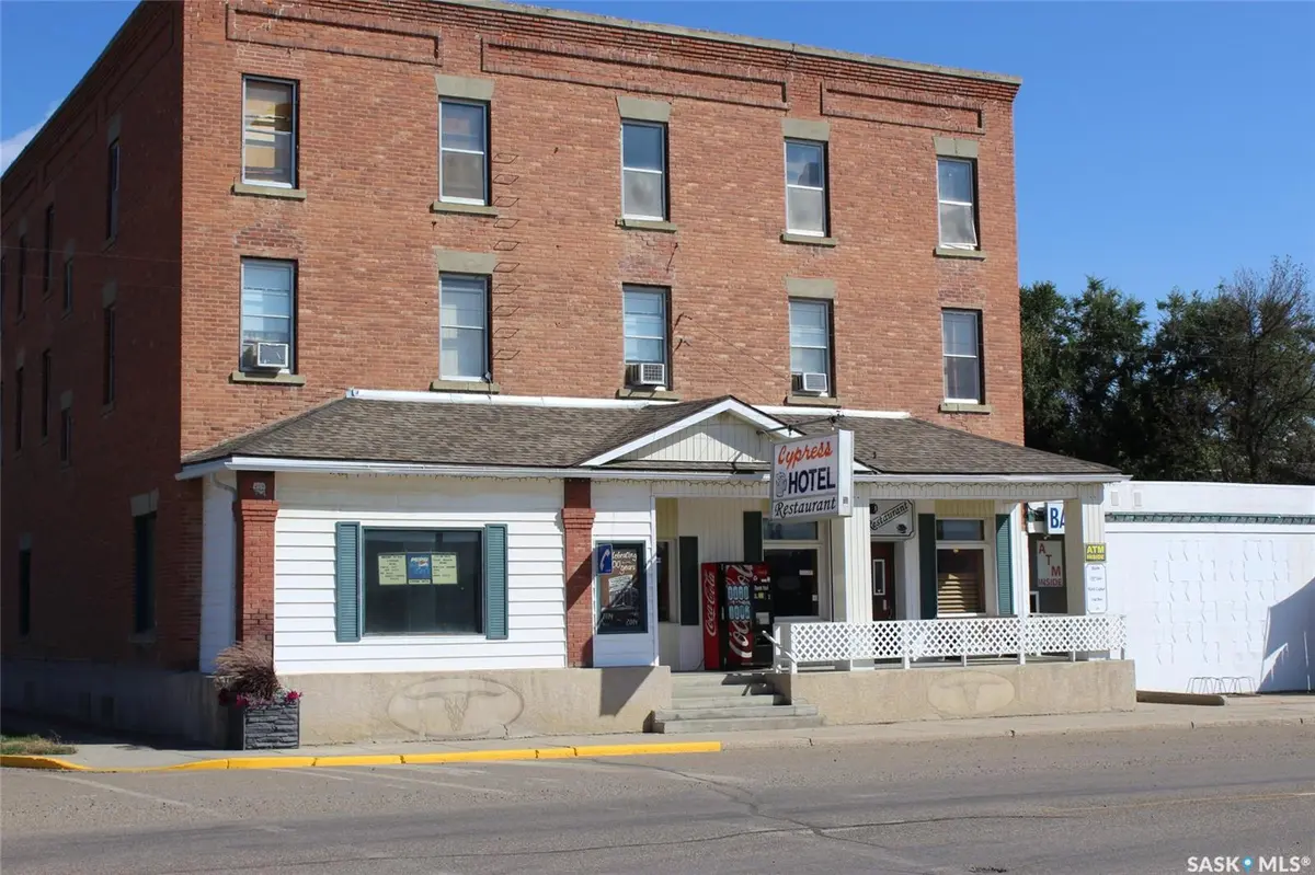 343 Redcoat DRIVE, Eastend, SK S0N 0T0