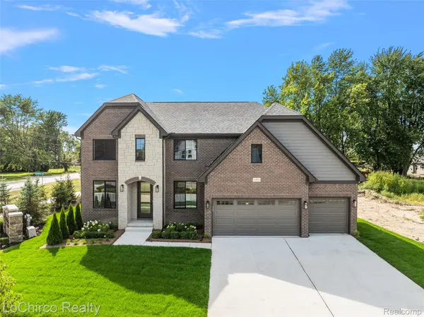 49579 Langford DR, Macomb Township, MI 48044