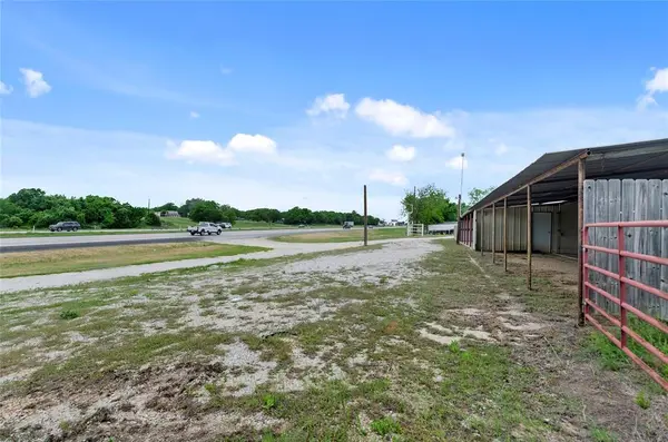 5716 N 287, Alvord, TX 76225
