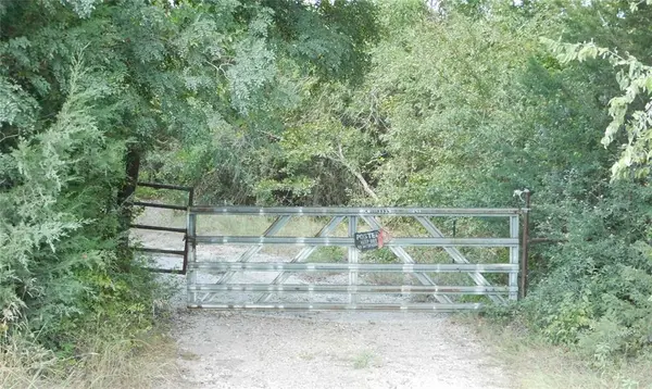 451 HCR3335 Road, Hubbard, TX 76648