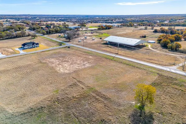 201 Sweetgrass Drive, Poolville, TX 76487