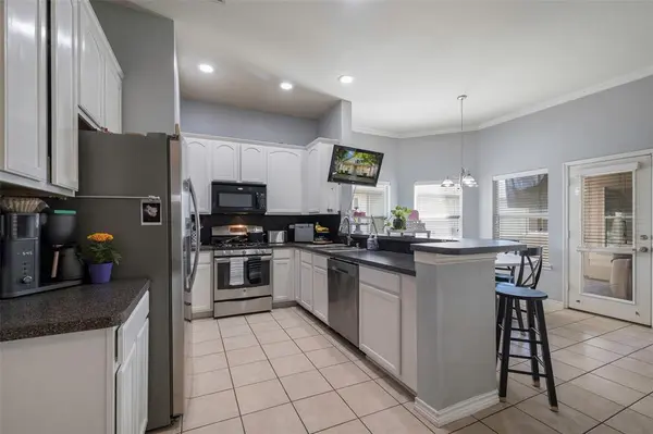 1204 Hayden Lane, Savannah, TX 76227