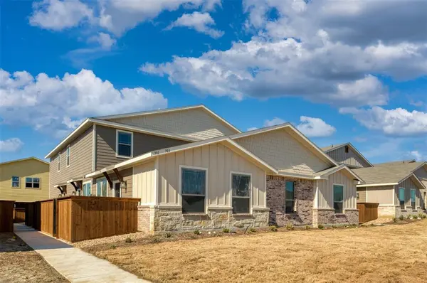 701-703-705-707 Harvest Moon Drive, Venus, TX 76084