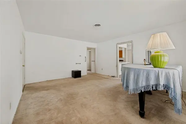 4123 Huckleberry Circle, Dallas, TX 75216