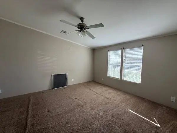 510 W Maple Street, Nocona, TX 76255