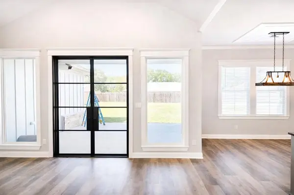 224 Fox Run Lane, Robinson, TX 76706