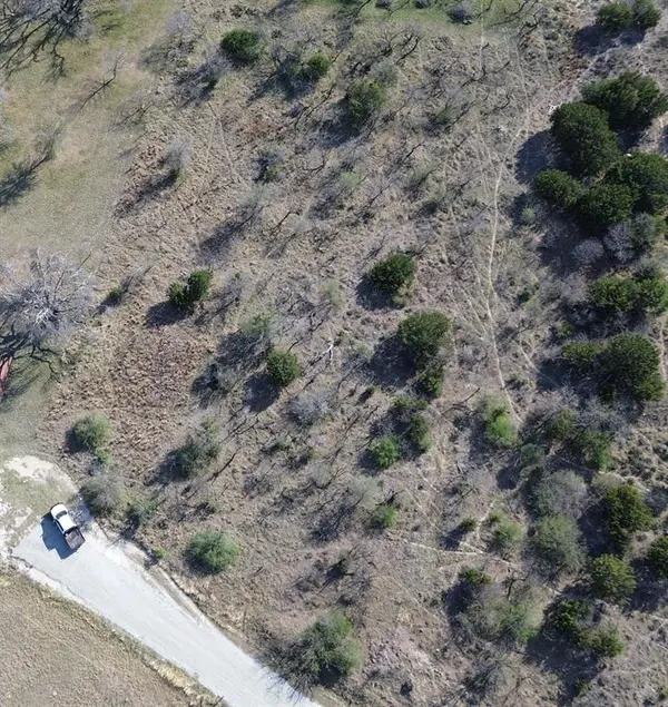 000 LAKE POINT Road, Comanche, TX 76442