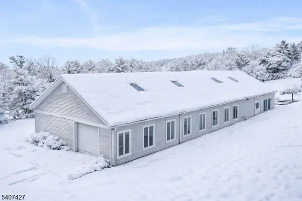 11 Beavers Rd, Tewksbury Twp., NJ 07830