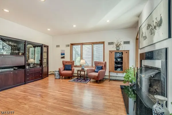 15 Mountain Spring Dr, Sparta Twp., NJ 07871