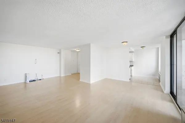 300 Winston Dr-C0807, Cliffside Park Boro, NJ 07010