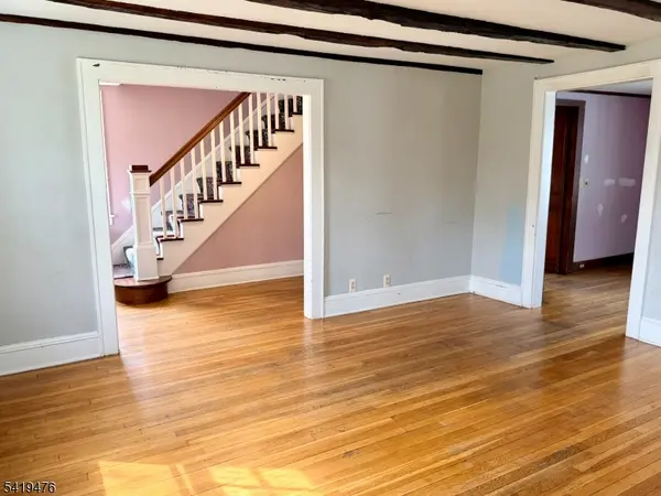 30 Stiles Ave, Morris Plains Boro, NJ 07950