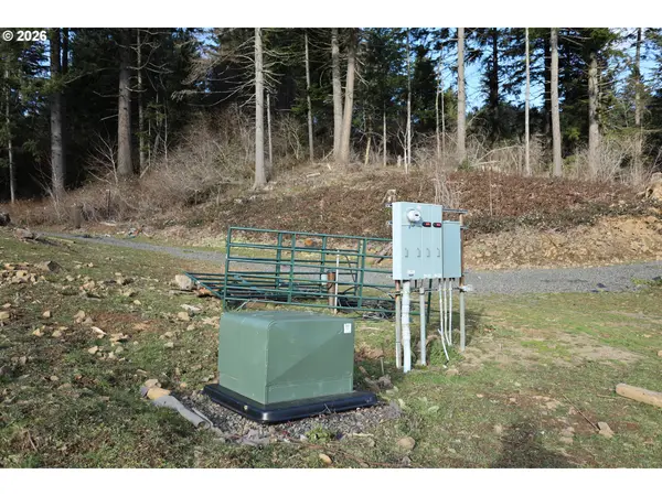 562 WOODARD CREEK RD, Stevenson, WA 98648