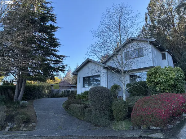 2225 MAINE CT, North Bend, OR 97459