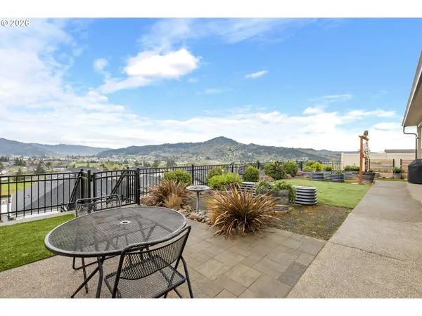 888 MEDINA AVE, Sutherlin, OR 97479