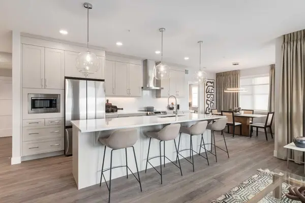 110 Greenbriar PL NW #1112, Calgary, AB X0X 0X0