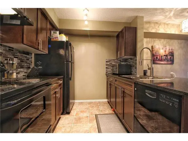 1317 27 ST SE #1209, Calgary, AB T2A 4Y5