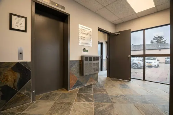 40 Elizabeth ST #200, Okotoks, AB T1S1A2