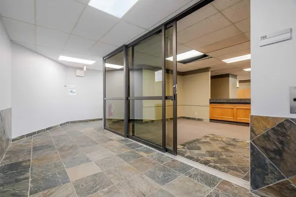 40 Elizabeth ST #200, Okotoks, AB T1S1A2