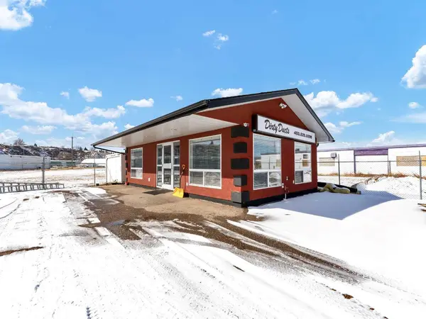 1229 South Railway ST SE, Medicine Hat, AB T1A 2W5