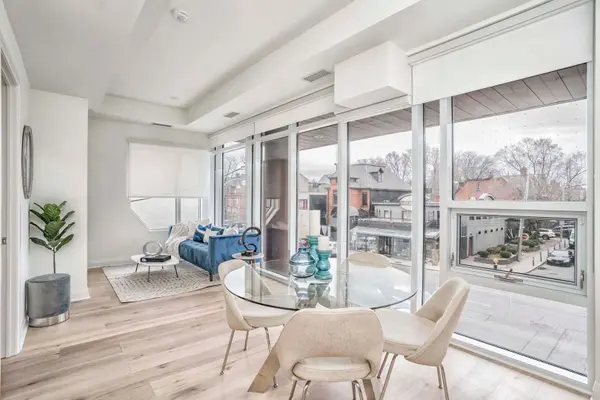 151 Avenue RD #205, Toronto C02, ON M5R 2H7