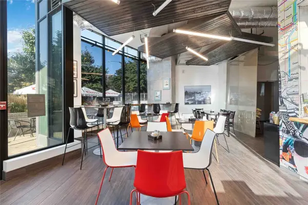 215 Fort York BLVD, Toronto C01, ON M5V 4A2