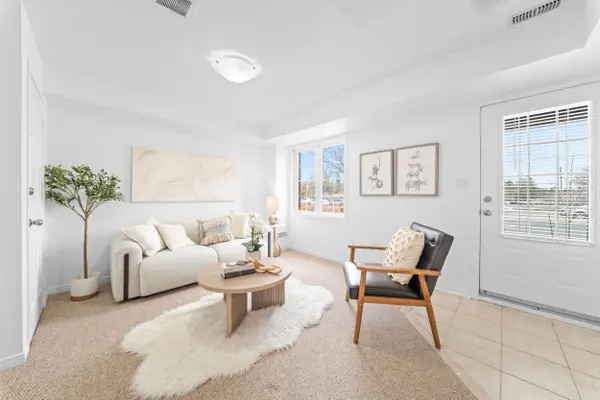 1701 Finch AVE #13, Pickering, ON L1V 0B7