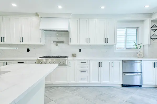 1350 Aldergrove DR #Upper, Oshawa, ON L1K 2Y6