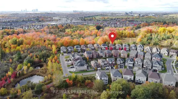 64 Heintzman CRES, Vaughan, ON L6A 4T1