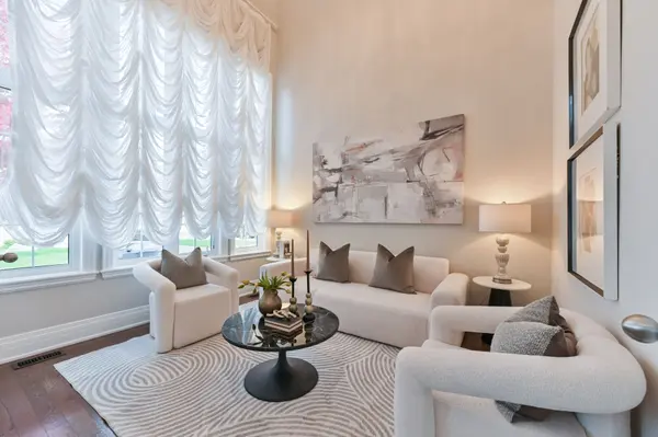 64 Heintzman CRES, Vaughan, ON L6A 4T1