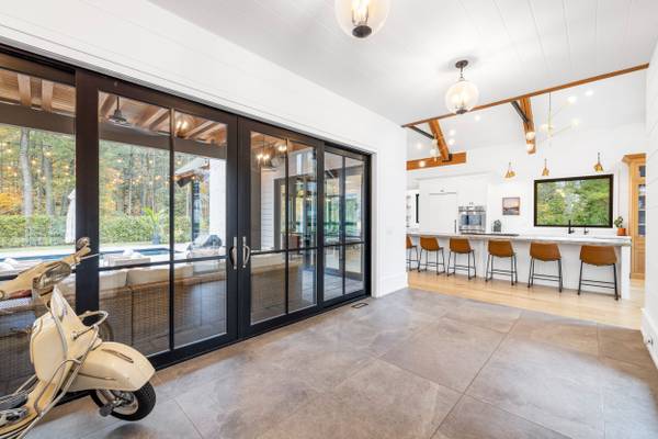 11 Sibbald CRES, Georgina, ON L0E 1R0