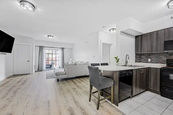 41 Ferndale DR S #409, Barrie, ON L4N 5T6