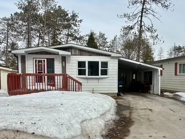 14 Sinclair AVE S, Wasaga Beach, ON L9Z 1K3