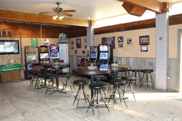 343 Redcoat DRIVE, Eastend, SK S0N 0T0