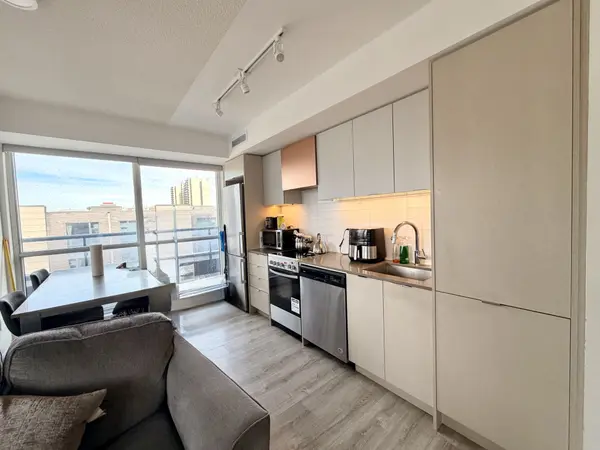 26 Gibbs RD W #433, Toronto W08, ON M9B 6L6