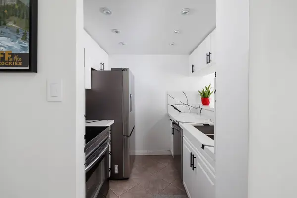 880 Dundas ST W #909, Mississauga, ON L5C 4H3