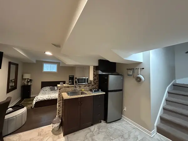 5147 Angel Stone DR #2, Mississauga, ON L5M 0L5