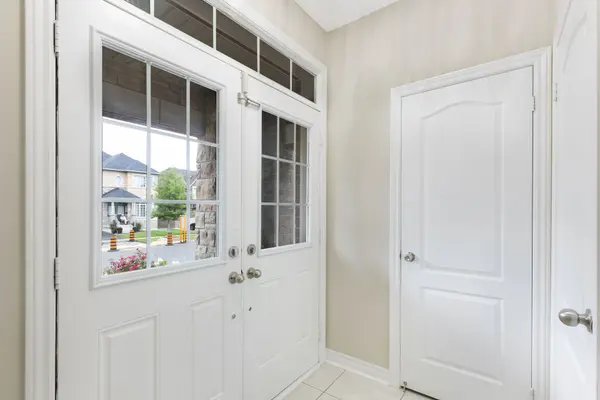20 Russell Creek DR, Brampton, ON L6R 3Y9
