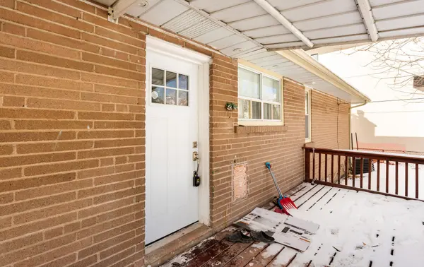 313 Ashbury RD E #Lower, Oakville, ON L6K 2M2