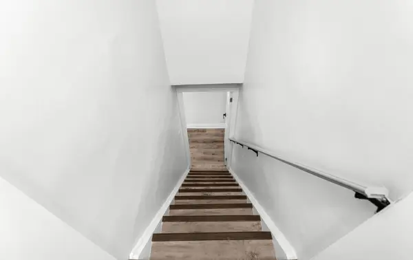 313 Ashbury RD E #Lower, Oakville, ON L6K 2M2