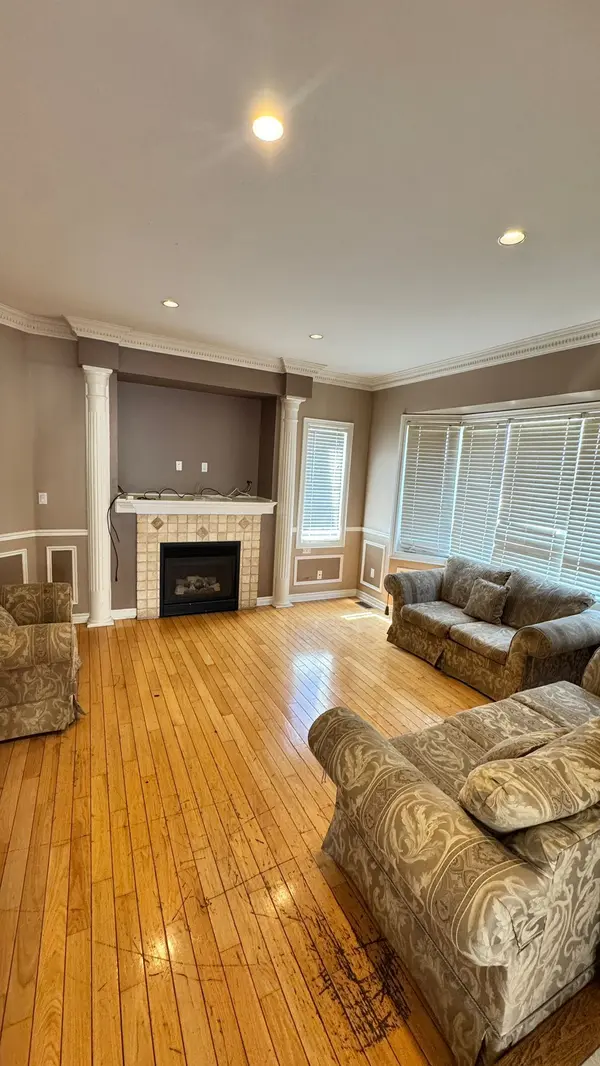 2 Loggers LN #Upper, Brampton, ON L6X 4T3