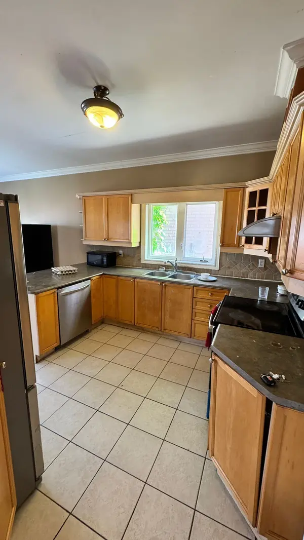 2 Loggers LN #Upper, Brampton, ON L6X 4T3