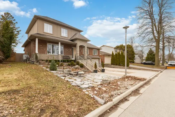 61 Applewood CRES, London South, ON N6J 3R1