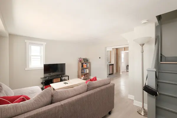 684 St. Mary's ST, Peterborough, ON K9J 4G9