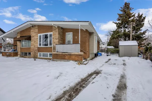 5 Carrington CT, Hamilton, ON L9A 4N5