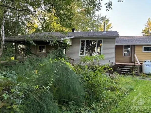 13688 Pigeon Island RD, South Dundas, ON K0C 1M0