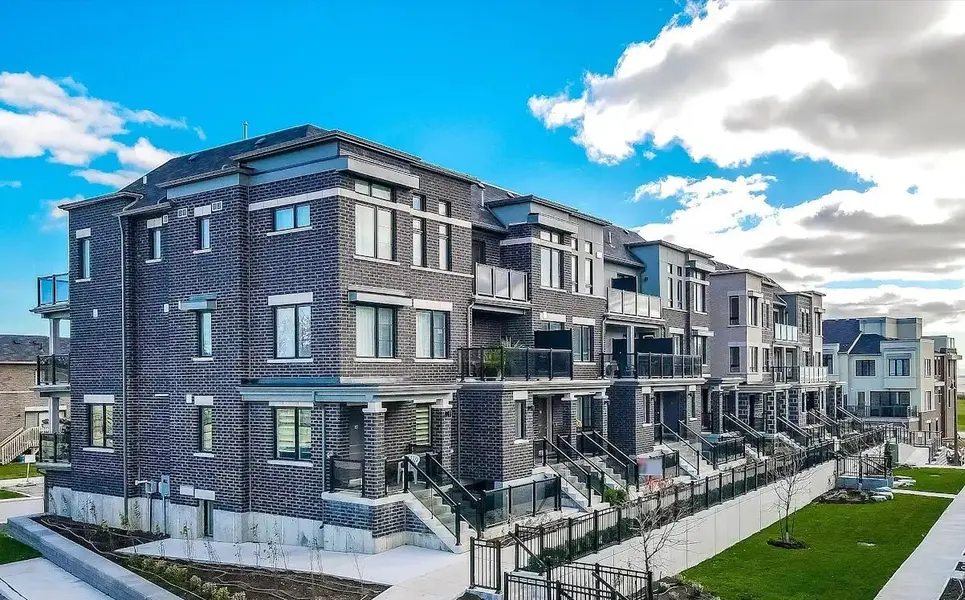 36 D Lookout DR, Clarington, ON L1C 7G2