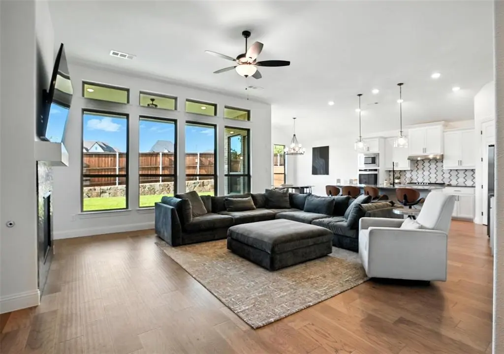 716 Colt Drive, Aubrey, TX 76227