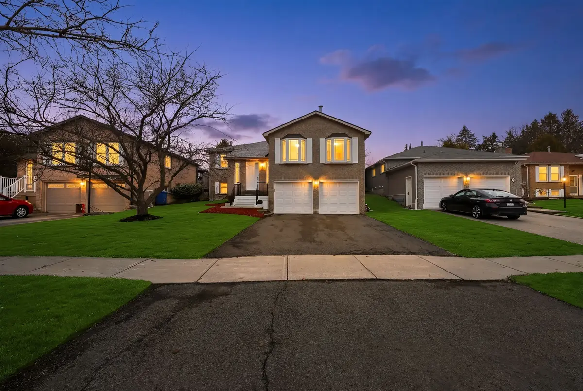 26 Stonehill BLVD, East Gwillimbury, ON L9N 1E3