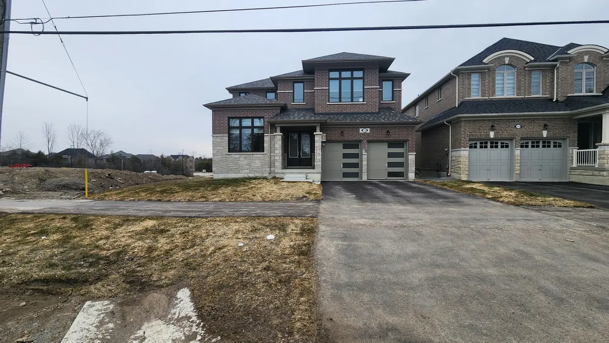 58 Catering RD #Main, Georgina, ON L0E 1R0