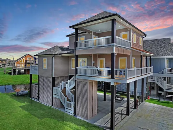 1983 Royalville Court, Port Bolivar, TX 77650